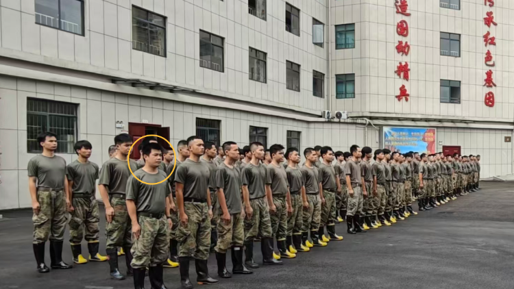 广西龙州专武干部黄家祥抗洪清淤一线侧记 | 忠孝两全践初心，泥泞深处显担当