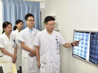 老人突然话变少，可能是脑梗信号