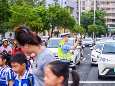 梅州公安：暑期“多线”护航 筑牢开学防线