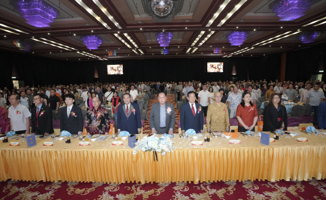 近千名贤达乡亲参加推介会