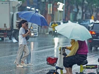 8-10日广东南部市县有“散装雷雨”