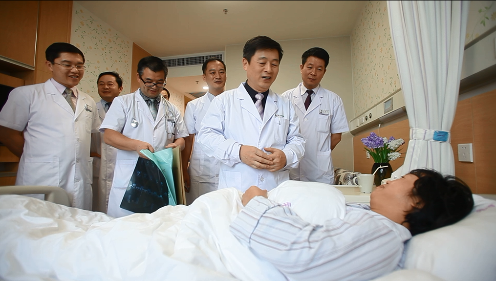 科室里每位医生要保持如初的谨慎、敬畏与担当。通讯员供图