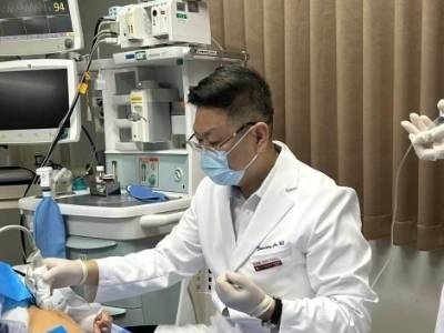 “两弹一调控”快速缓解一对老同学的肩周炎