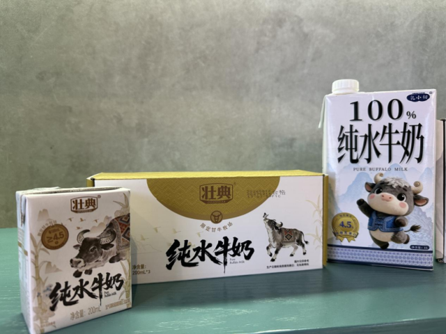 龙州县“乳小初”水牛奶产品,成鹤山、龙州两地协作联农带农的重要桥梁。 龙州县“乳小初”水牛奶产品,成鹤山、龙州两地协作联农带农的重要桥梁。