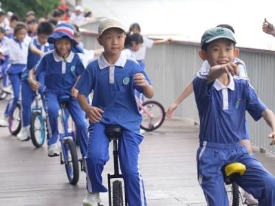 开学季，你穿上新校服了吗？为广东21城校服改革点赞→