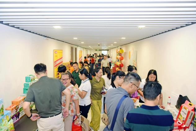 中秋国庆双节到，花都供销帮扶好物多