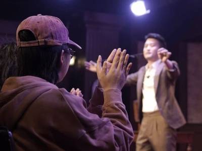 拼手气！抽取沉浸式魔术脱口秀《男巫客厅》门票 | 南方+观演团