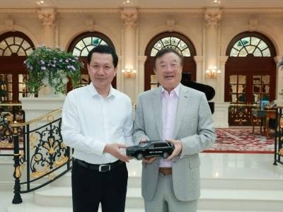 东风汽车总经理冯长军会晤华为任正非，双方合作车型明日上市