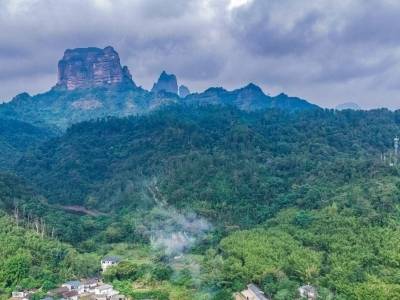 丹霞山“最高峰”开放，巴寨如何打开“大丹霞”新空间？