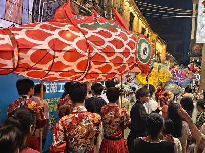 鱼灯出游、月娘祈福、湖畔赏月，粤东西北中秋夜民俗活动精彩纷呈