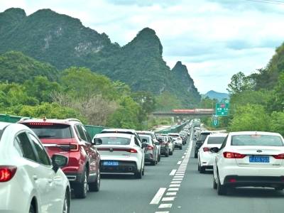 广东高速返程车流高峰来临，今明两天“最易堵”
