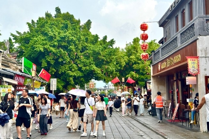 假期第六天广东4A级及以上景区接待游客233万人次