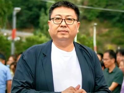 司徒村老周：村支书老周的铁花突围之路丨了不起的新农人