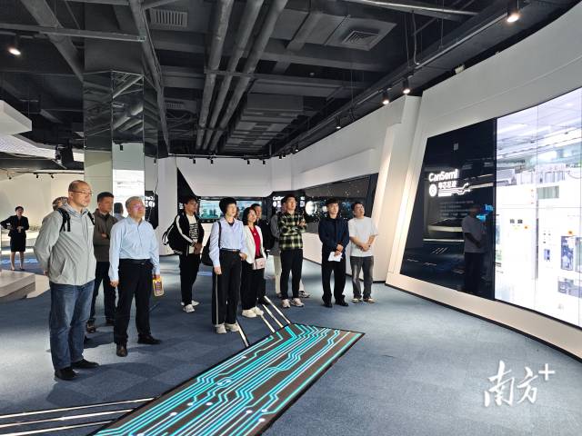 理学院赴粤芯开展访企拓岗。 受访者 供图 理学院赴粤芯开展访企拓岗。 受访者 供图